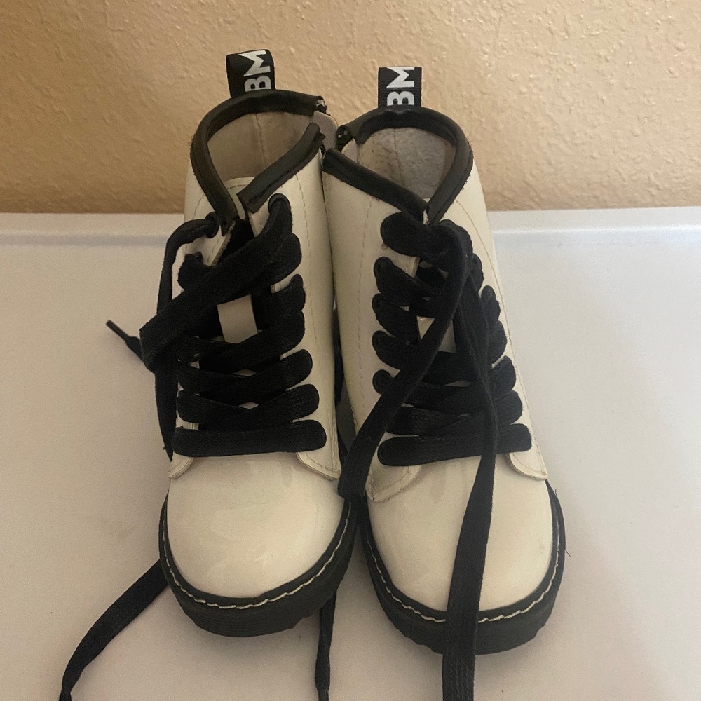 Toddler boots - Picture 1 of 2